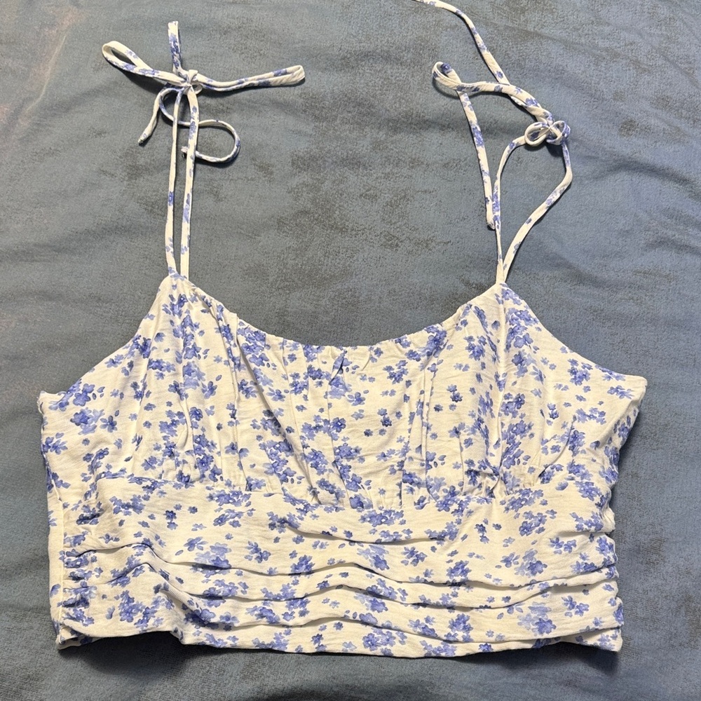 Forever 21 Blue Floral Crop Top